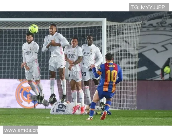 梅西领衔巴萨大胜皇马，冲击西甲冠军榜首位置