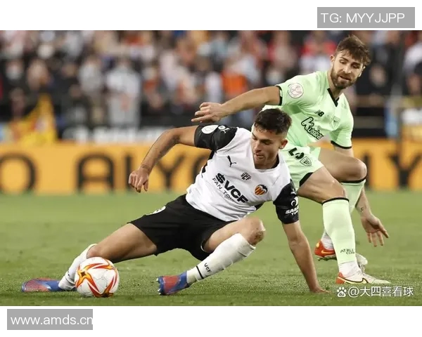 瓦伦西亚客场不敌马略卡，遭遇联赛两连败：解读西甲豪门的困境与挑战